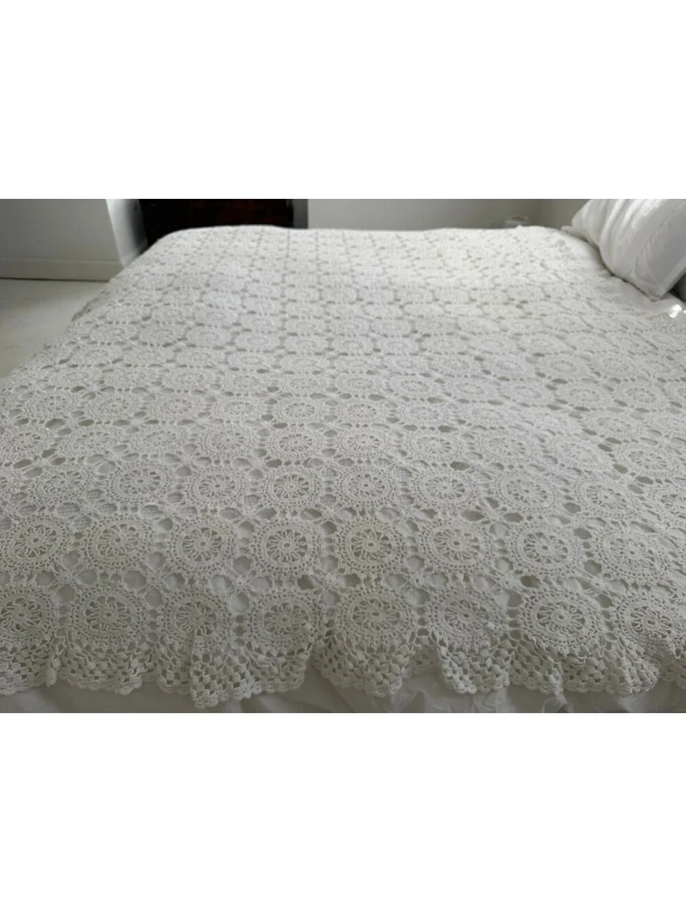 Vintage Hand Crocheted Lace Bedspread White Cotton Full Queen Coverlet